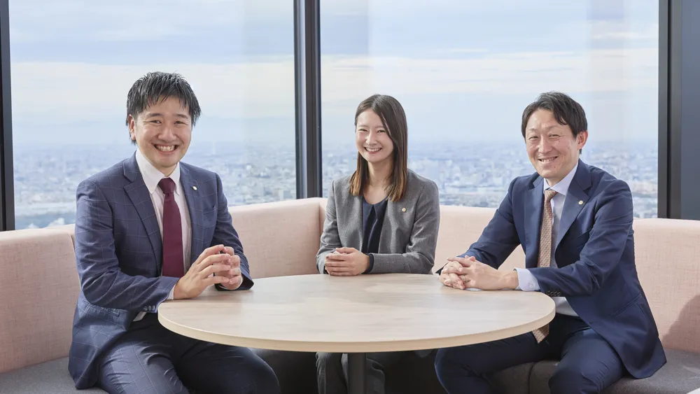全国の代理店を担当する営業担当者（MR）3名