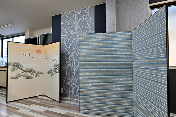 織物壁紙やふすま紙を使用した商品